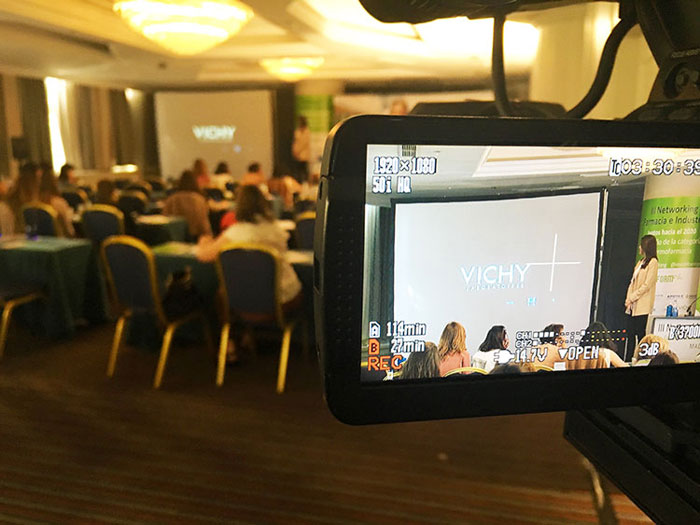 formas de expandir la audiencia de tu evento corporativo mediante la retransmisión online